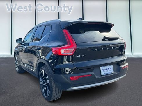Certified 2023 Volvo XC40 B5 Ultimate w/ Protection Package Premier image 7