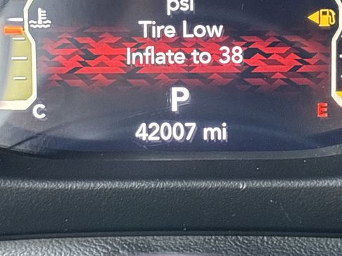 Used 2023 Jeep Wrangler Sahara image 32