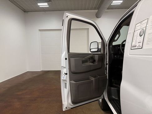Used 2024 GMC Savana 2500 w/ Driver Convenience Package image 54