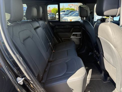 Used 2024 Land Rover Defender 110 SE AWD/4WD image 19