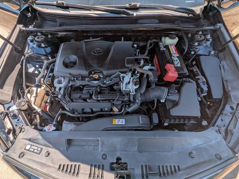 Used 2018 Toyota Camry SE FWD image 9