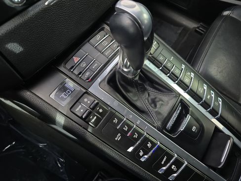 Used 2017 Porsche Macan image 18