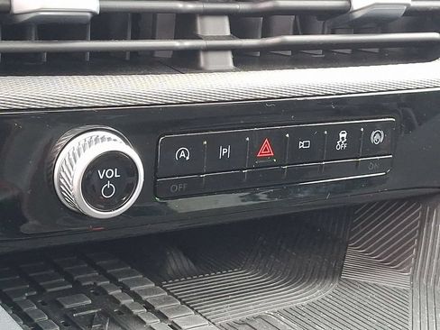 Used 2025 Ford Explorer ST AWD/4WD image 17