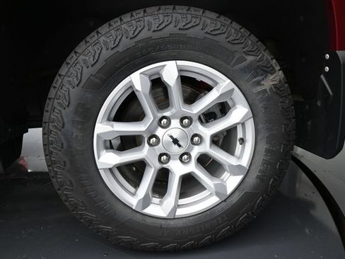 Used 2023 Chevrolet Silverado 1500 RST AWD/4WD image 15