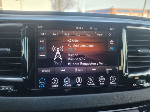 Used 2019 Chrysler Pacifica Touring-L w/ S Appearance Package image 16