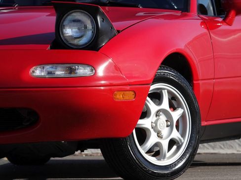 Used 1996 MAZDA MX-5 Miata M-Edition RWD image 27