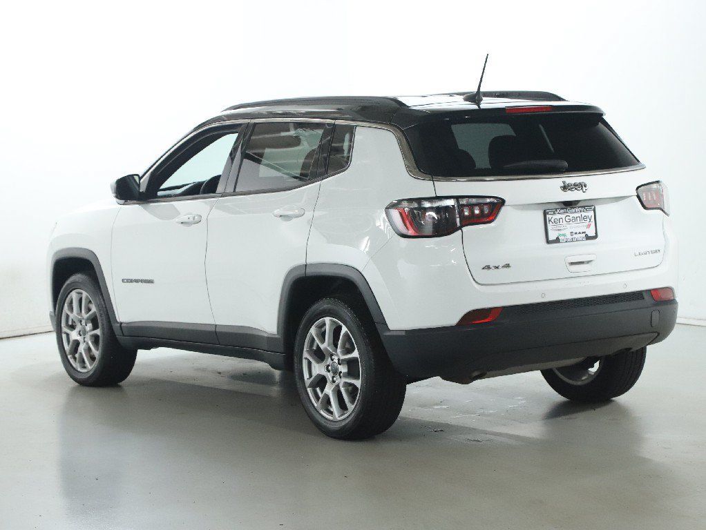 Used 2025 Jeep Compass Limited AWD/4WD image 40