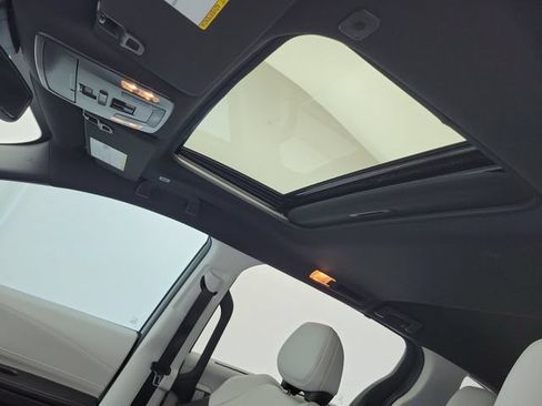 Used 2025 Toyota Sienna XSE FWD image 20