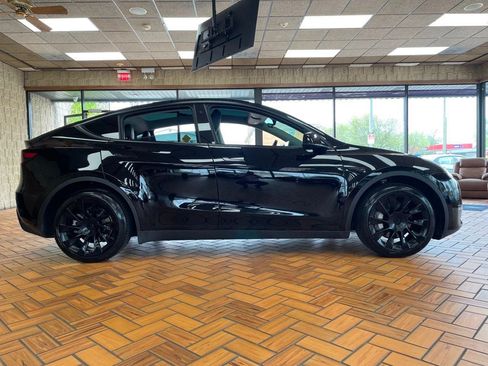 Used 2023 Tesla Model Y Long Range AWD/4WD image 7