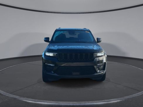 Used 2023 Jeep Grand Cherokee Limited w/ Black Appearance Package RWD image 3