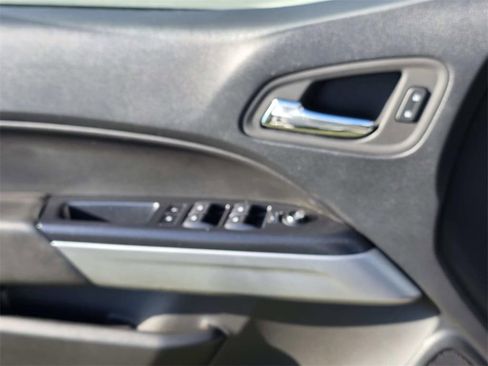 Used 2022 Chevrolet Colorado LT w/ Safety Package image 16