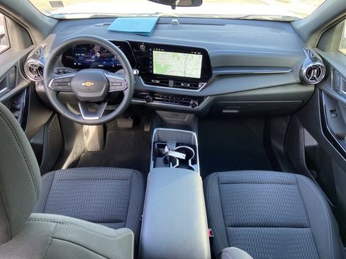 Used 2025 Chevrolet Equinox LT image 48