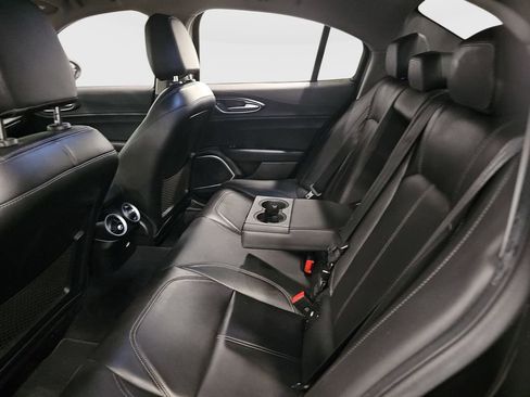 Used 2020 Alfa Romeo Giulia w/ Nero Edizione image 19