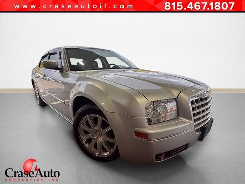 Used 2009 Chrysler 300 Touring image 1