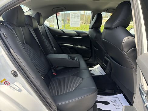 Used 2018 Toyota Camry SE image 30