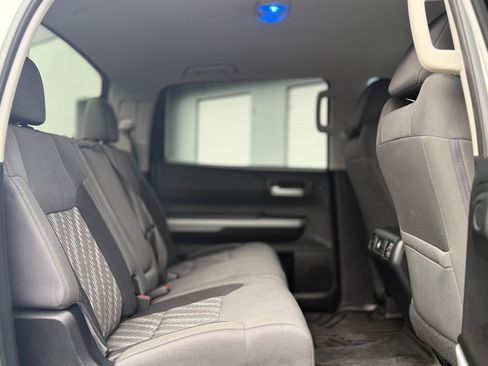 Used 2019 Toyota Tundra SR5 w/ SR5 Upgrade Package AWD/4WD image 33