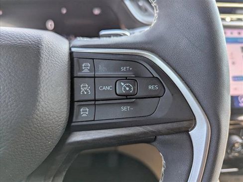 Used 2024 Jeep Grand Cherokee L Limited RWD image 14