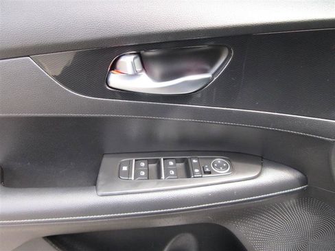 Used 2024 Kia Forte GT-Line FWD image 11
