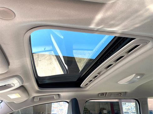 Used 2016 Volvo XC70 T5 Premier w/ Proximity Package image 33