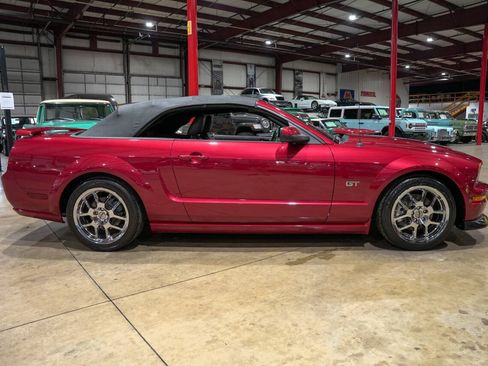 Used 2005 Ford Mustang GT Premium RWD image 25