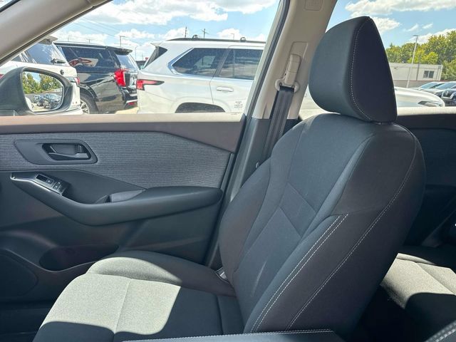 Used 2023 Nissan Rogue S AWD/4WD image 21
