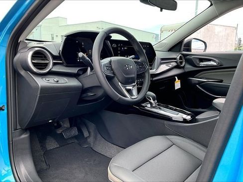 New 2026 Chevrolet Trax ACTIV w/ Sunroof Package FWD image 8