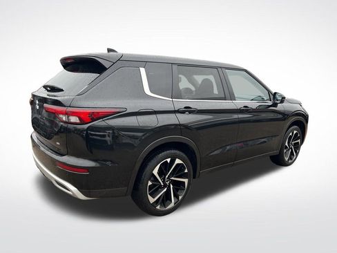 Used 2024 Mitsubishi Outlander SE image 49