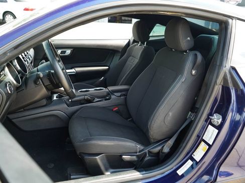 Used 2020 Ford Mustang Coupe RWD image 7