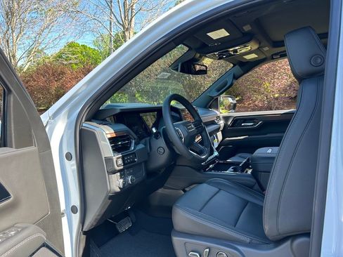 New 2026 GMC Yukon Denali w/ Sun & Power Step Package AWD/4WD image 38