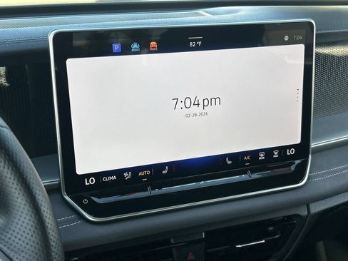 Certified 2025 Volkswagen Tiguan SE R-Line AWD/4WD image 23