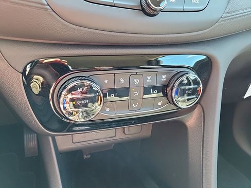 Used 2023 Buick Encore GX Select w/ Sport Touring Package image 21