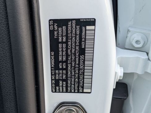 Used 2025 Porsche Macan image 29