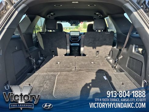 Used 2025 Ford Explorer ST-Line AWD/4WD image 23
