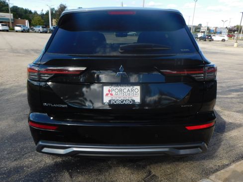 New 2025 Mitsubishi Outlander AWD image 4
