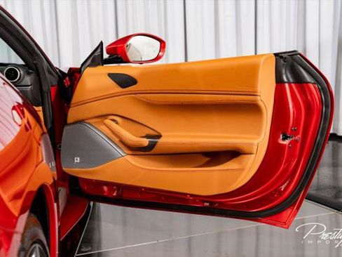 Used 2022 Ferrari Portofino M RWD image 44