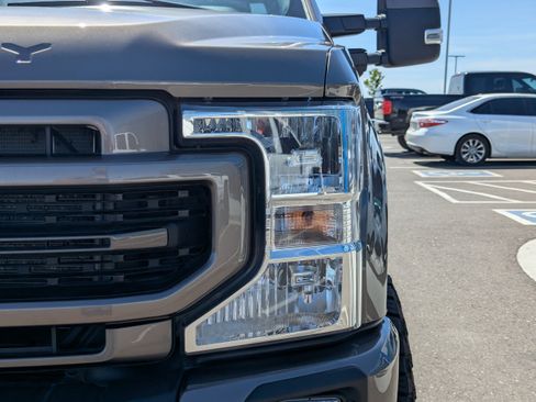 Used 2022 Ford F250 Lariat w/ Lariat Ultimate Package AWD/4WD image 44