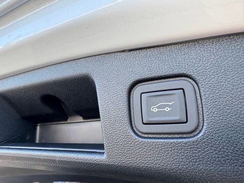 New 2026 Chevrolet Blazer EV LT image 8