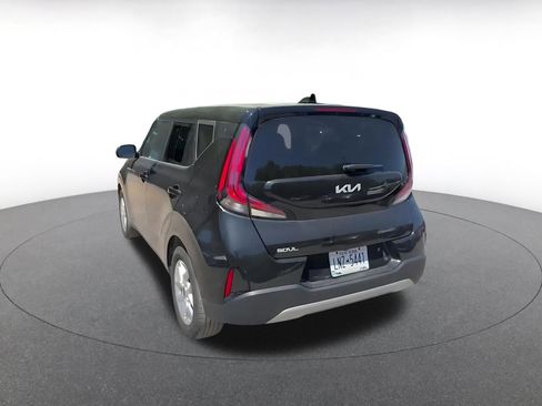 Used 2025 Kia Soul LX w/ LX Technology Package FWD image 11