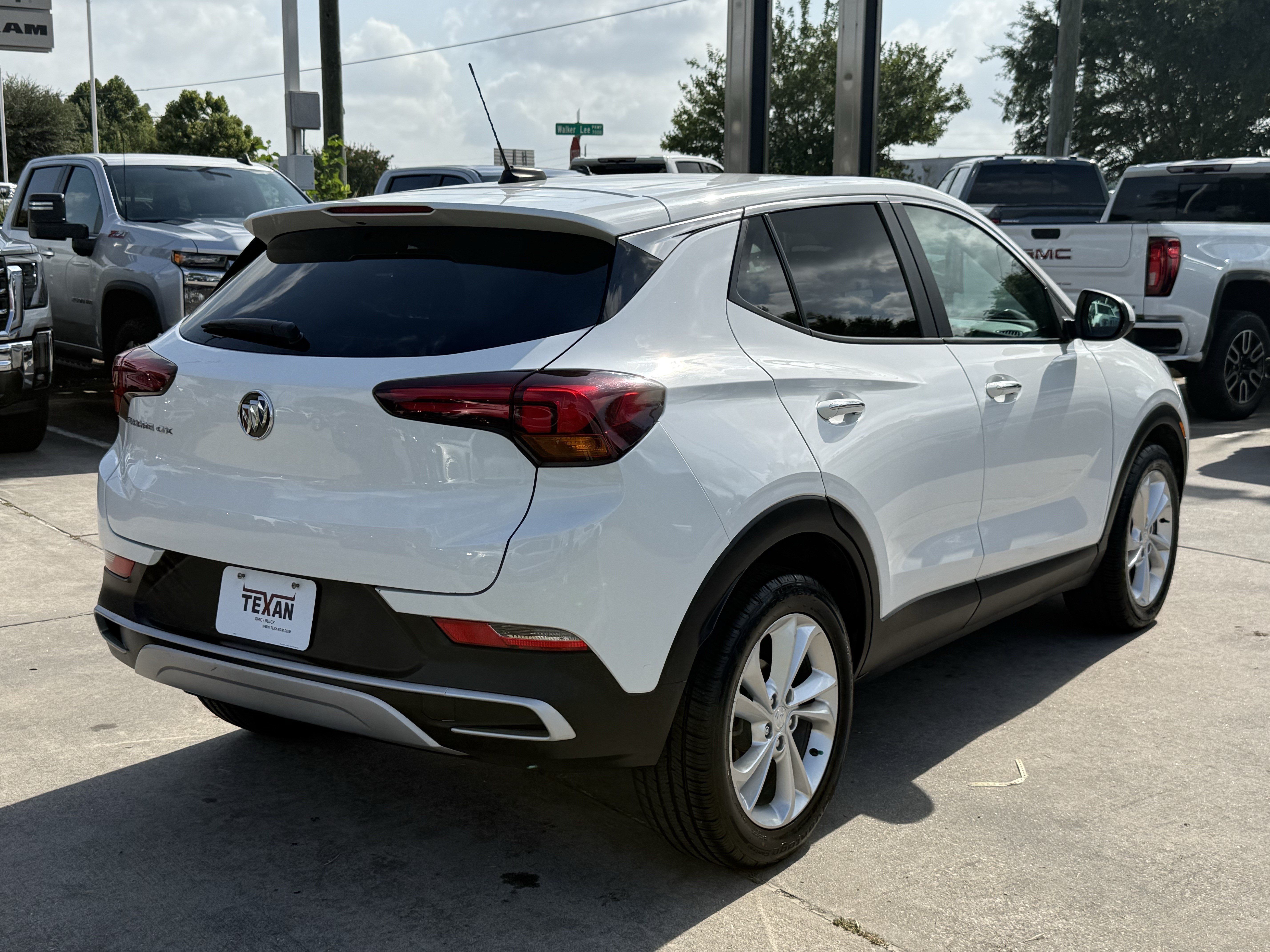 Used 2023 Buick Encore GX Preferred FWD image 5