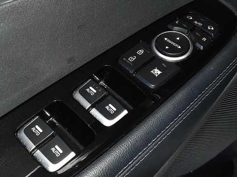 Used 2020 Kia Sorento SX image 27