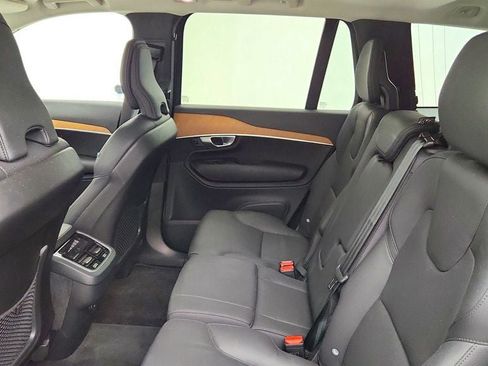 Used 2023 Volvo XC90 B5 Plus AWD/4WD image 21
