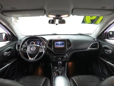 Used 2019 Jeep Cherokee Latitude Plus w/ Cold Weather Group image 7