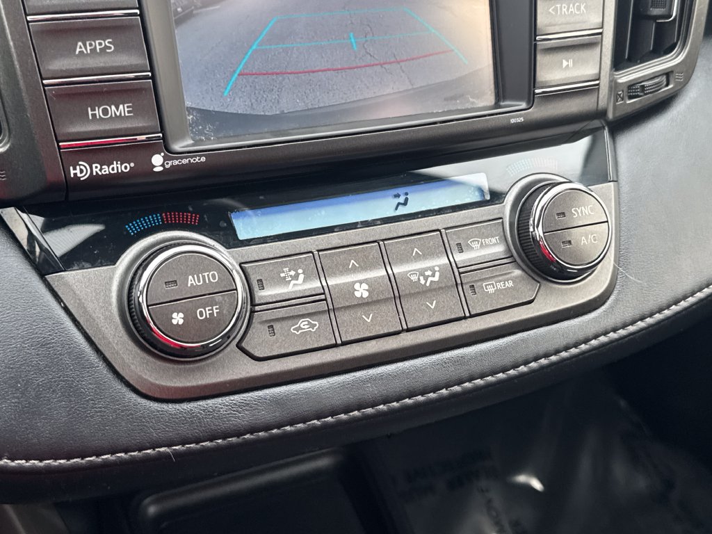 Used 2015 Toyota RAV4 XLE AWD/4WD image 24