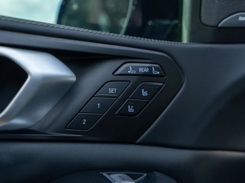 Used 2023 BMW X7 M60i image 17