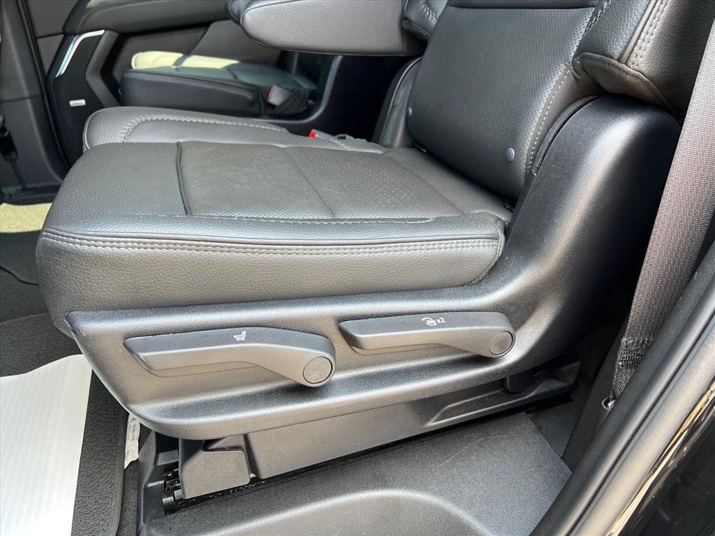 Used 2025 GMC Yukon Denali AWD/4WD image 14