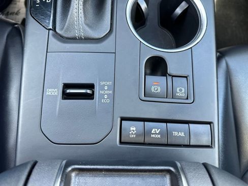 Used 2022 Toyota Highlander XLE image 32