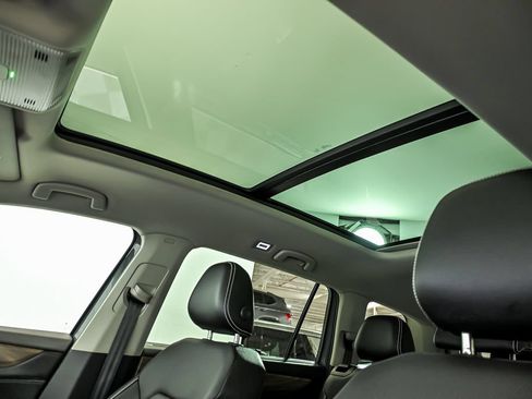 Used 2026 Volkswagen Atlas SE w/ Panoramic Sunroof Package AWD/4WD image 14