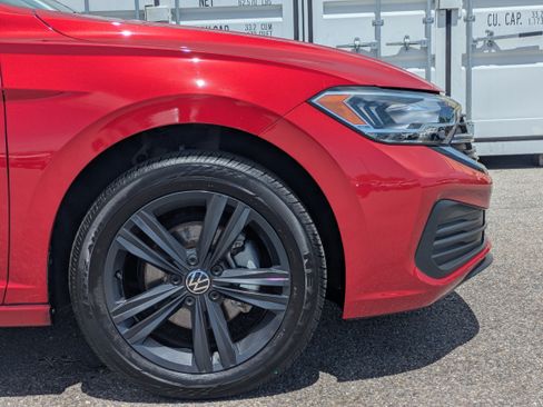 Used 2023 Volkswagen Jetta SE FWD image 12