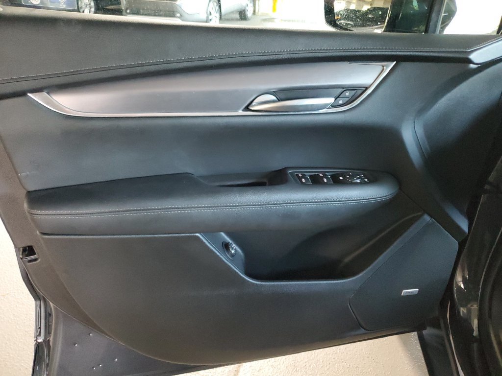 Used 2023 Cadillac XT5 Luxury FWD image 18