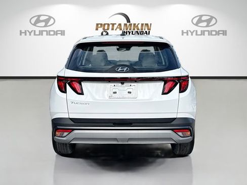Certified 2025 Hyundai Tucson SE image 6